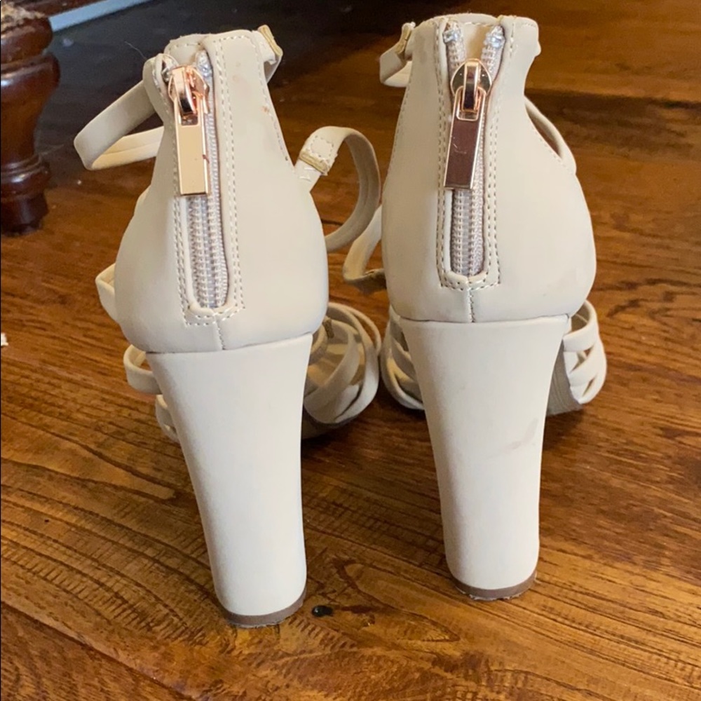 Nude Heels - Picture 2 of 2